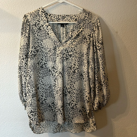 Zac & Rachel vneck blouse size small - Picture 1 of 6